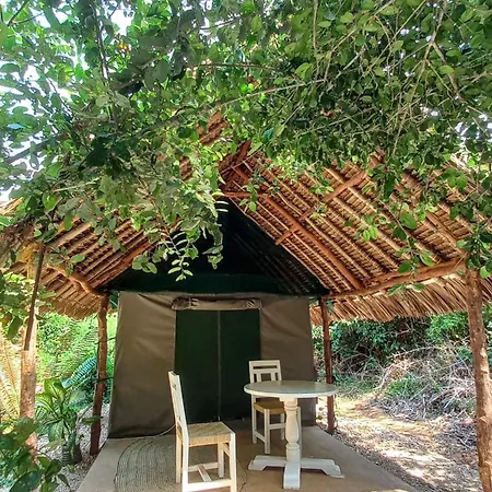 Bamba Kofi Lodge Ватаму Экстерьер фото